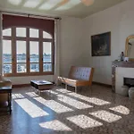 Casa Abeille