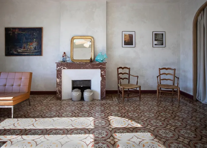 Casa Abeille